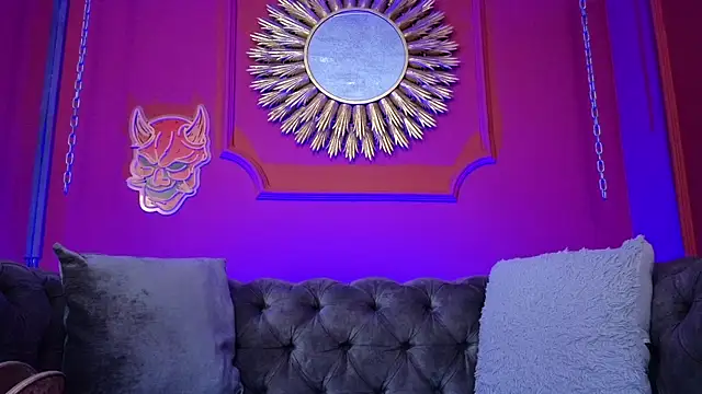 Julieta Russell online show from 8, 4, 2026