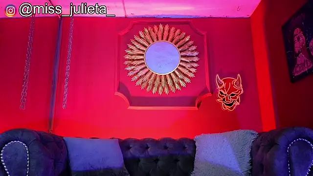 Julieta Russell online show from 9, 7, 2026