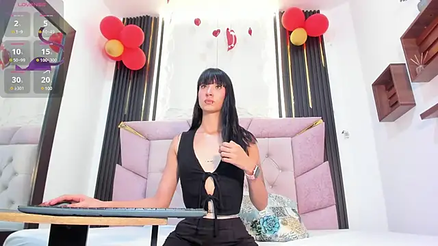 laurem-paulette online show from 15, 2, 2025