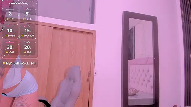 laurem-paulette online show from 15, 10, 2025