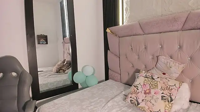 laurem-paulette online show from 23, 2, 2026