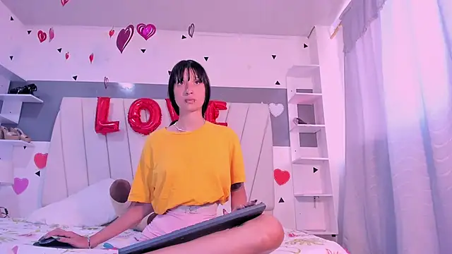 laurem-paulette online show from 27, 2, 2025