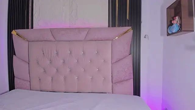 laurem-paulette online show from 13, 2, 2026