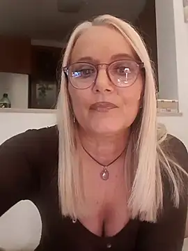 kikkastar online show from 7, 2, 2025