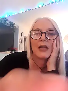 kikkastar online show from 2, 1, 2025