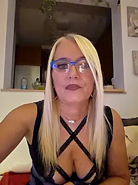 kikkastar online show from 9, 10, 2025