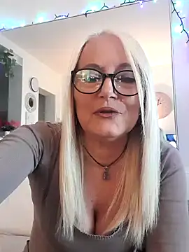 kikkastar online show from 3, 1, 2025