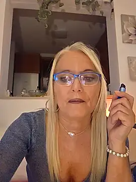 kikkastar online show from 8, 10, 2025