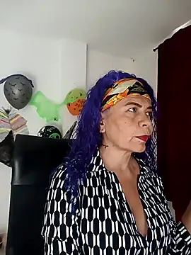 Snapshot of freyadevil333 chatting on 18, 10, 2025 freyadevil333 online show from 18, 10, 2025