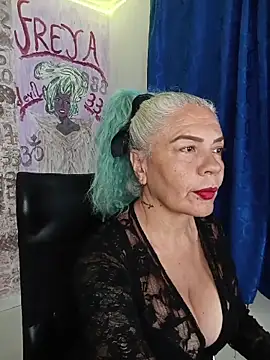 freyadevil333 online show from 15, 4, 2026