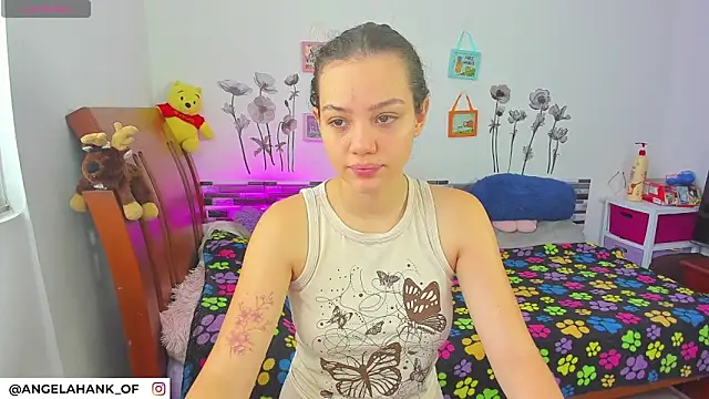 Angela hank2 online show from 17, 4, 2026