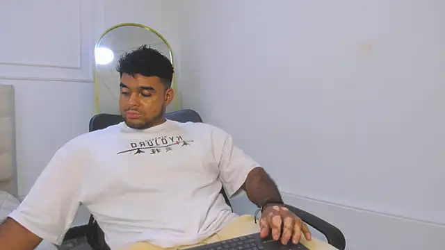 Big furry bear13 online show from 5, 2, 2026