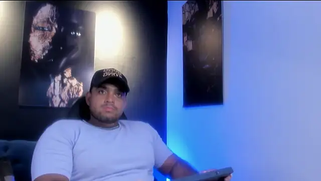 Big furry bear13 online show from 4, 11, 2025