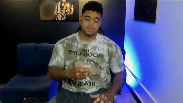 Big furry bear13 online show from 5, 11, 2025