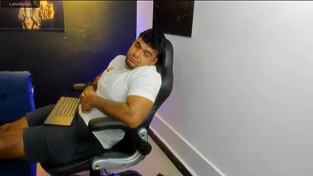 Big furry bear13 online show from 26, 11, 2025