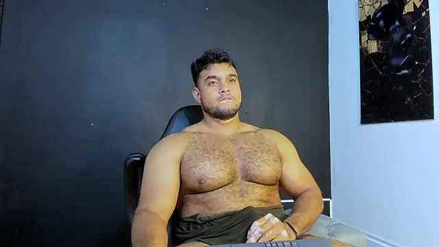 Snapshot of Big_furry_bear13 chatting on 5, 5, 2026 Big furry bear13 online show from 5, 5, 2026