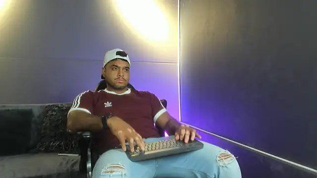 Big furry bear13 online show from 23, 12, 2025