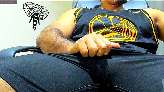 Big furry bear13 online show from 3, 1, 2025