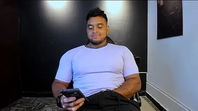 Big furry bear13 online show from 16, 4, 2026