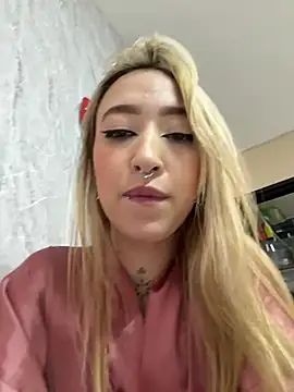 Snapshot of MollyCruz chatting on 19, 6, 2026 MollyCruz online show from 19, 6, 2026