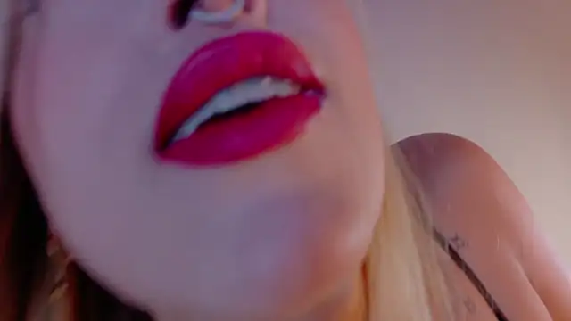 Snapshot of MollyCruz chatting on 16, 7, 2026 MollyCruz online show from 16, 7, 2026