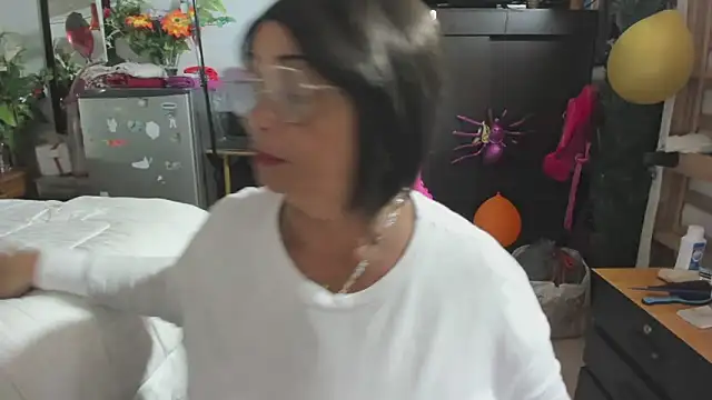 Snapshot of Mrs_mommy_ chatting on 21, 11, 2025 Mrs mommy online show from 21, 11, 2025