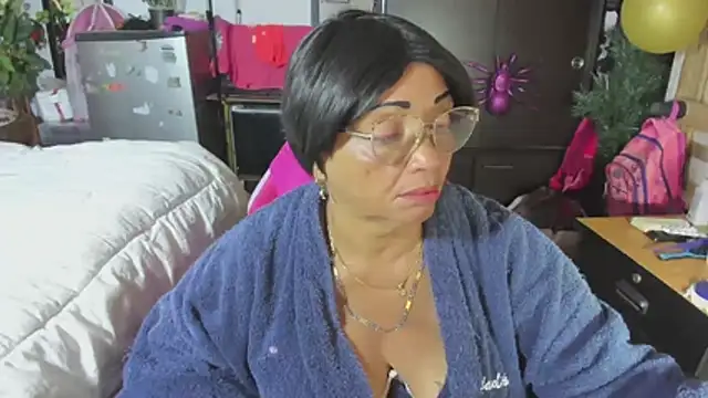 Snapshot of Mrs_mommy_ chatting on 18, 11, 2025 Mrs mommy online show from 18, 11, 2025