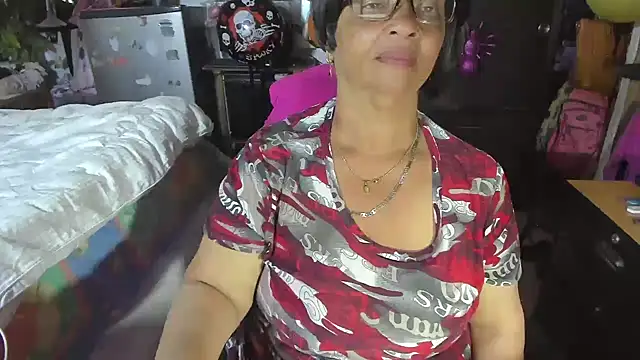 Snapshot of Mrs_mommy_ chatting on 5, 11, 2025 Mrs mommy online show from 5, 11, 2025