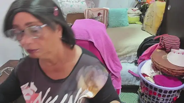 Mrs mommy  online show from 15, 4, 2026