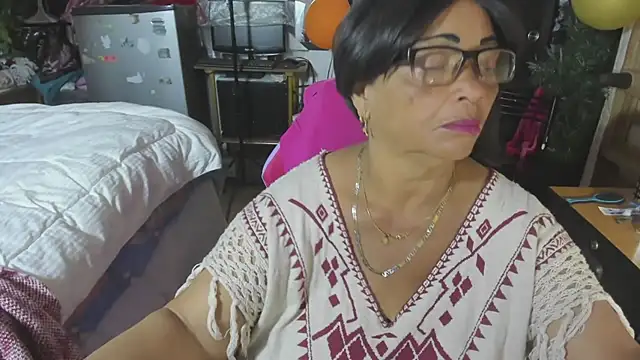 Snapshot of Mrs_mommy_ chatting on 12, 11, 2025 Mrs mommy online show from 12, 11, 2025