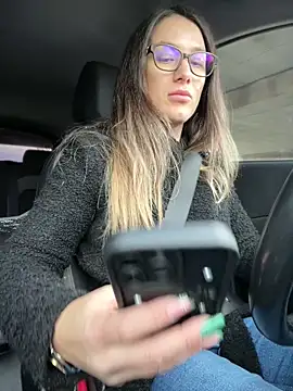 HotXMom online show from 15, 12, 2025