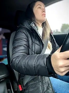 HotXMom online show from 4, 12, 2025