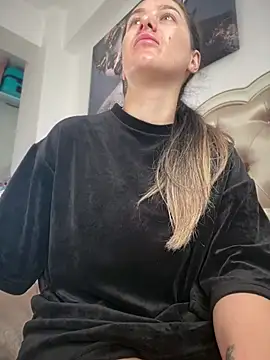 HotXMom online show from 7, 5, 2026