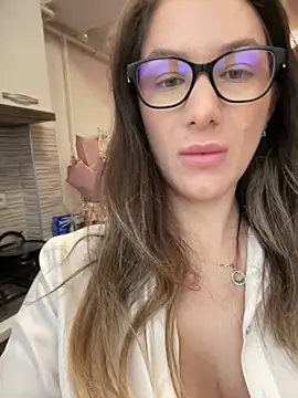 HotXMom online show from 5, 2, 2026