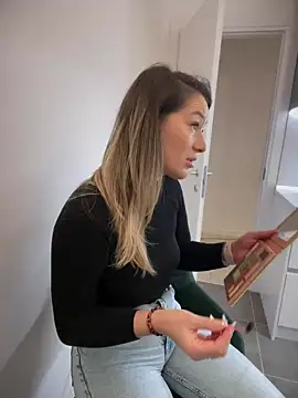 HotXMom online show from 26, 2, 2025