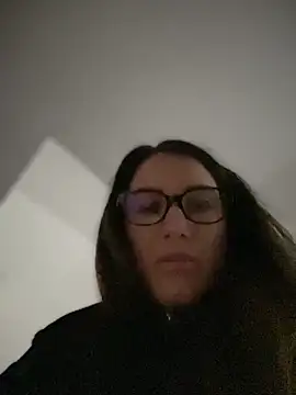 HotXMom online show from 14, 11, 2025