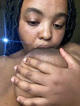 Snapshot of Linahlove chatting on 6, 3, 2025 Linahlove online show from 6, 3, 2025