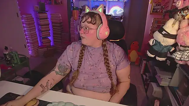 Snapshot of FatVeronica chatting on 25, 6, 2026 FatVeronica online show from 25, 6, 2026