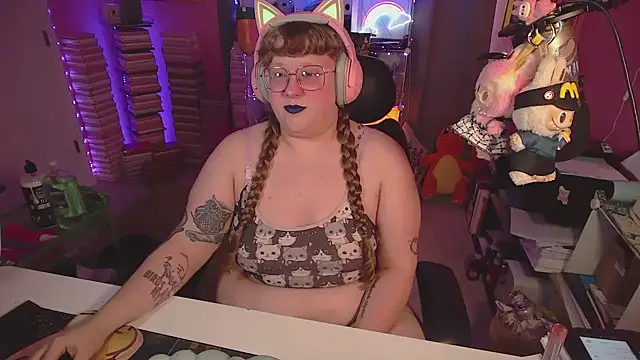 Snapshot of FatVeronica chatting on 24, 6, 2026 FatVeronica online show from 24, 6, 2026