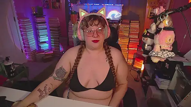Snapshot of FatVeronica chatting on 8, 7, 2026 FatVeronica online show from 8, 7, 2026
