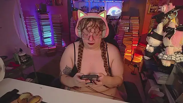 Snapshot of FatVeronica chatting on 6, 8, 2026 FatVeronica online show from 6, 8, 2026