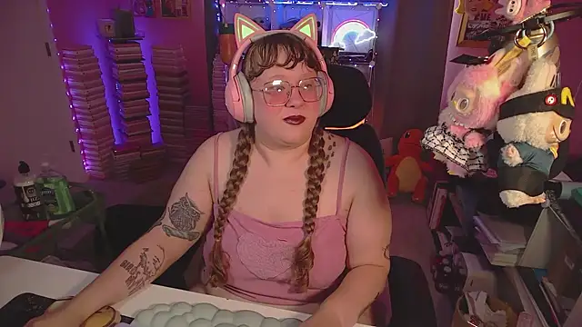Snapshot of FatVeronica chatting on 20, 6, 2026 FatVeronica online show from 20, 6, 2026