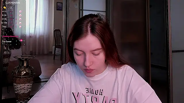 Snapshot of Ksuhesa chatting on 7, 3, 2025 Ksuhesa online show from 7, 3, 2025