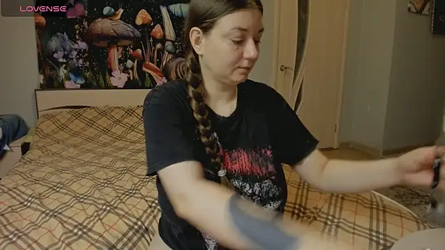 AlisaBacker online show from 11, 11, 2025