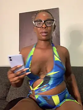 Snapshot of Ass-Queen chatting on 10, 12, 2024 Ass-Queen online show from 10, 12, 2024