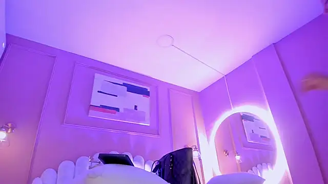 lia ass  online show from 9, 4, 2026