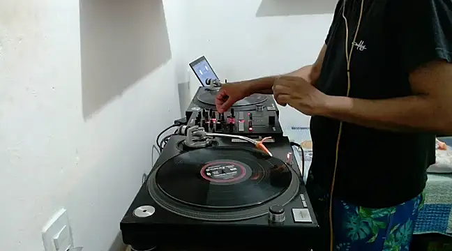 Snapshot of O_PanteraNegra_Camboy chatting on 9, 2, 2025 O PanteraNegra Camboy online show from 9, 2, 2025