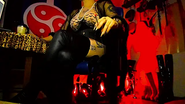 Snapshot of DominatrixBlue chatting on 10, 2, 2025 DominatrixBlue online show from 10, 2, 2025