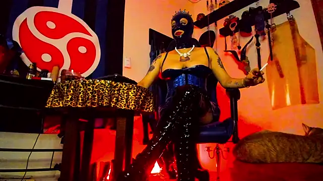 Snapshot of DominatrixBlue chatting on 7, 2, 2025 DominatrixBlue online show from 7, 2, 2025