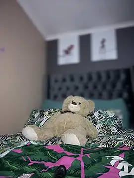 Candy-Heart online show from 9, 1, 2026